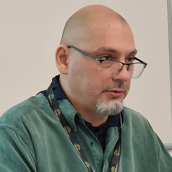 Лінгвіст Михайло Ослон: «За свої мови носіям зазвичай доводиться боротися самотужки».